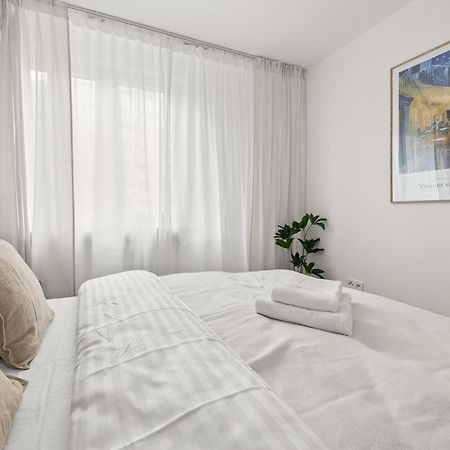 Rentplanet - Apartamenty Przy Palacu Kultury I Nauki Varsovia Exterior foto