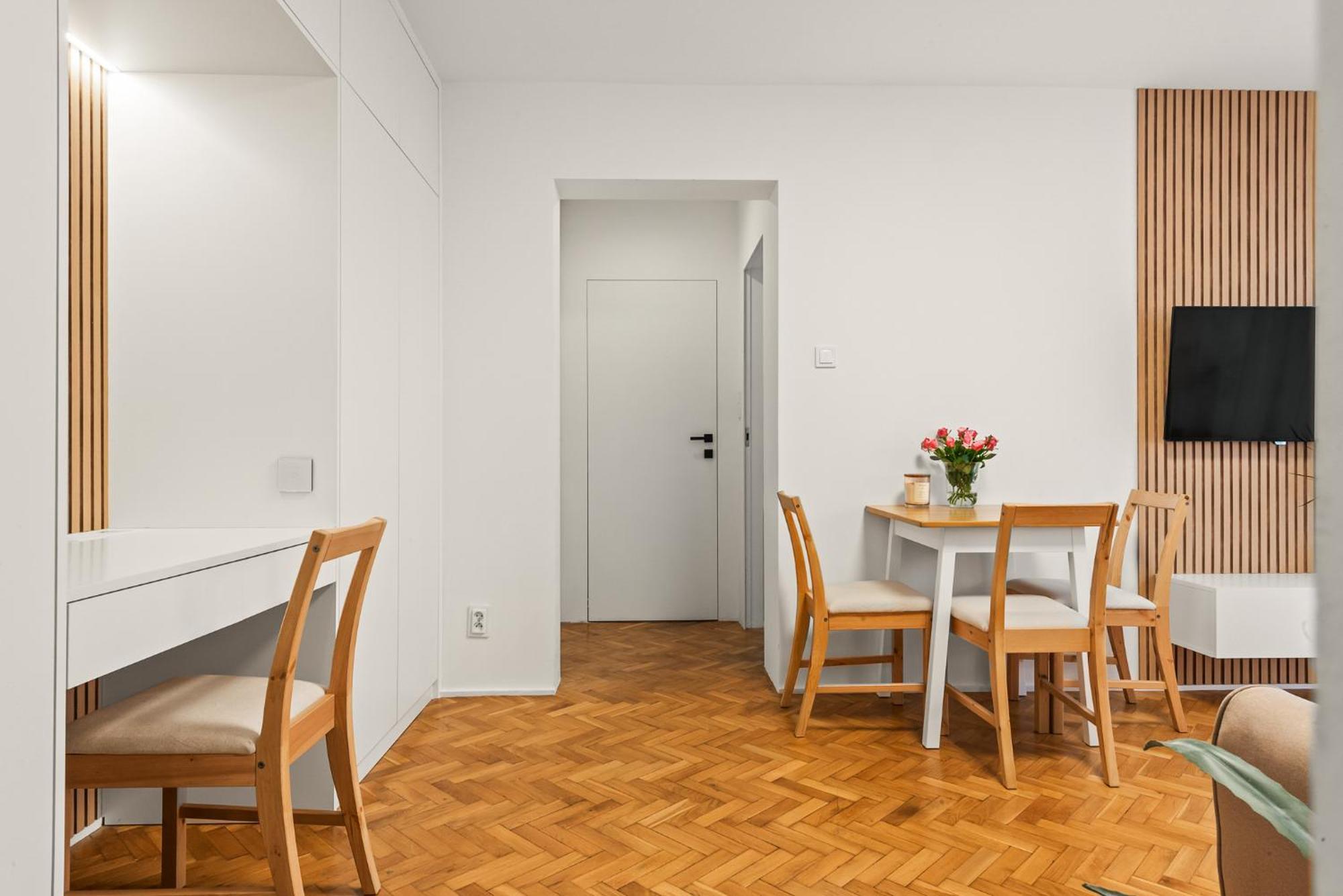 Rentplanet - Apartamenty Przy Palacu Kultury I Nauki Varsovia Exterior foto